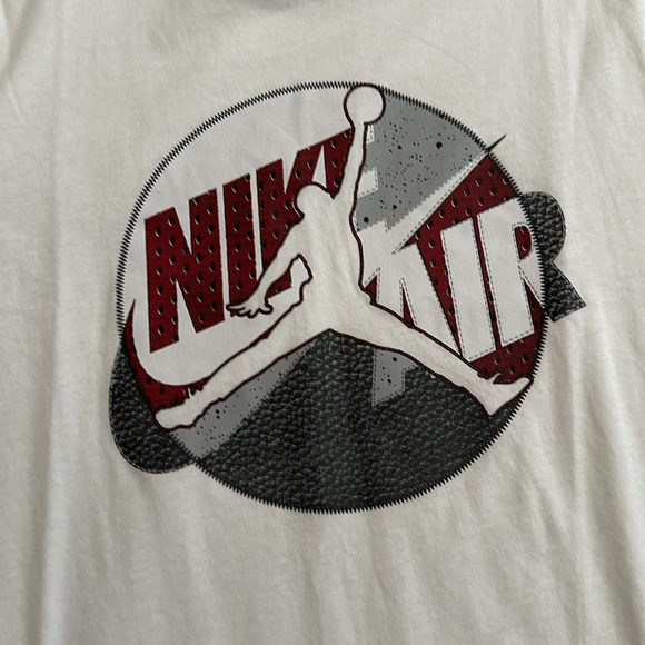 Jordan boys shirt - Picture 2 of 4